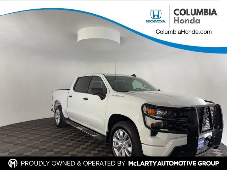 2025 Chevrolet Silverado 1500 Custom photo 1