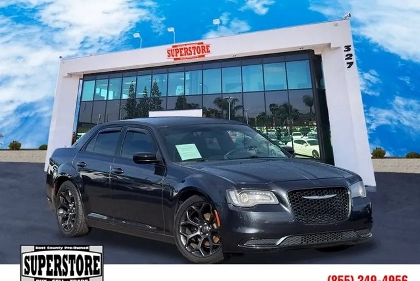2019 Chrysler 300 Touring photo 1