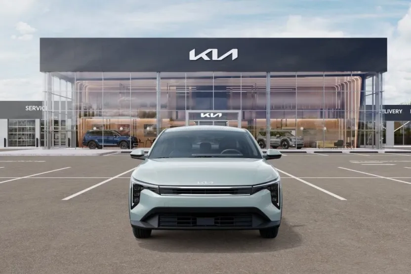 2025 Kia K4 LXS photo 1