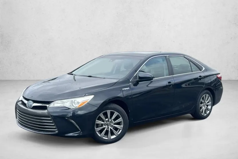 2017 Toyota Camry Hybrid XLE photo 1