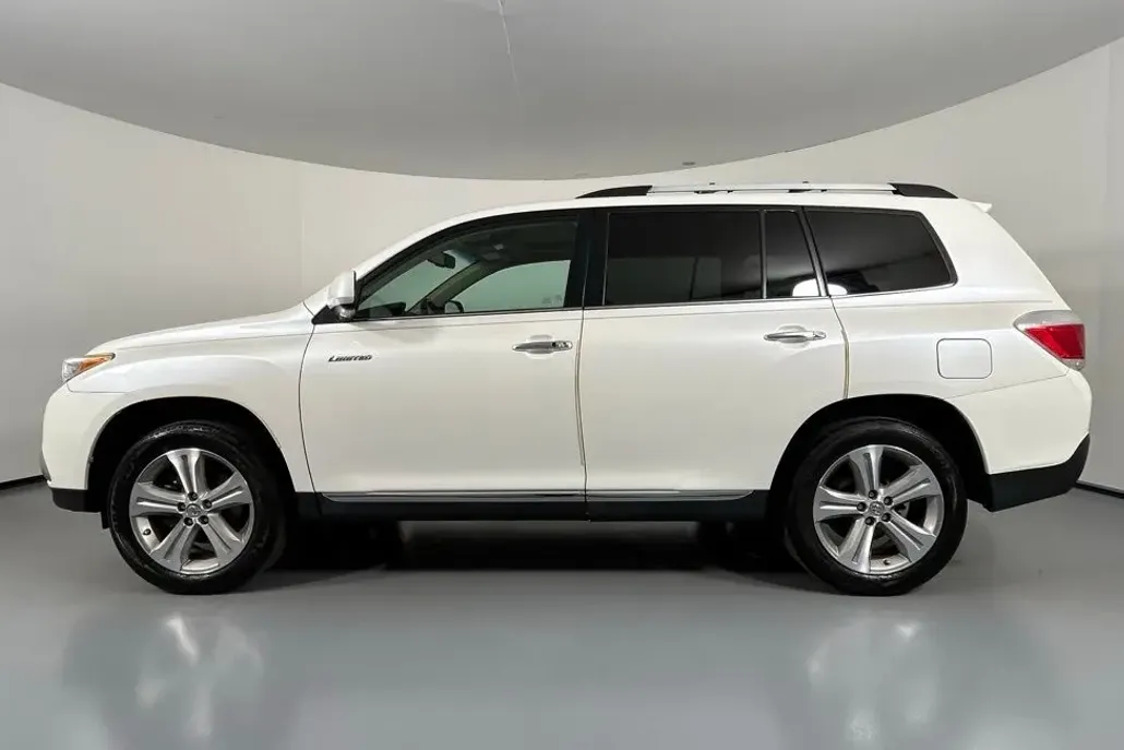 2013 Toyota Highlander Limited photo 1