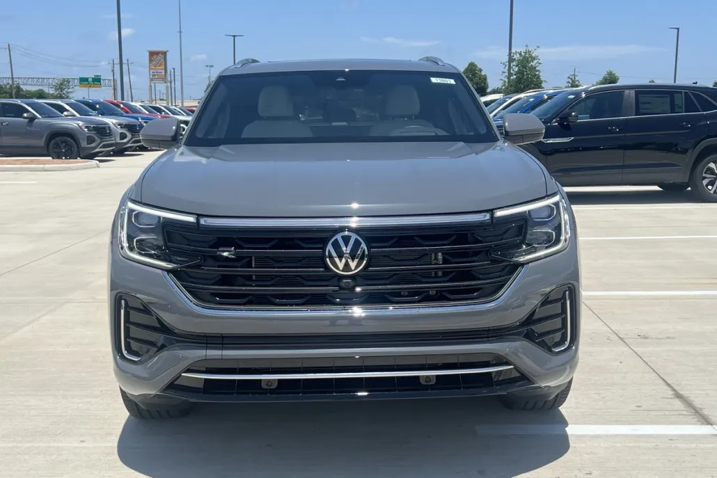 2025 Volkswagen Atlas Cross Sport SEL Premium R-Line photo 1