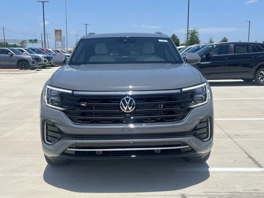 2025 Volkswagen Atlas Cross Sport SEL Premium R-Line photo 1