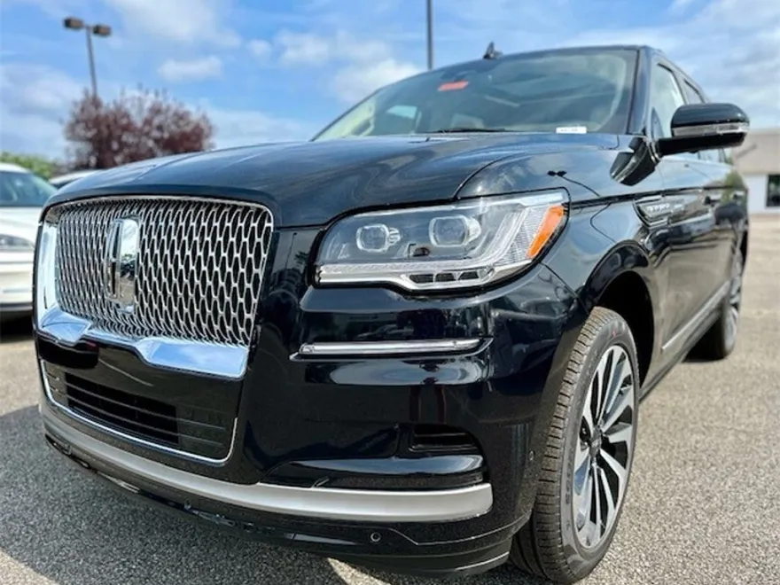 2024 Lincoln Navigator Reserve photo 1