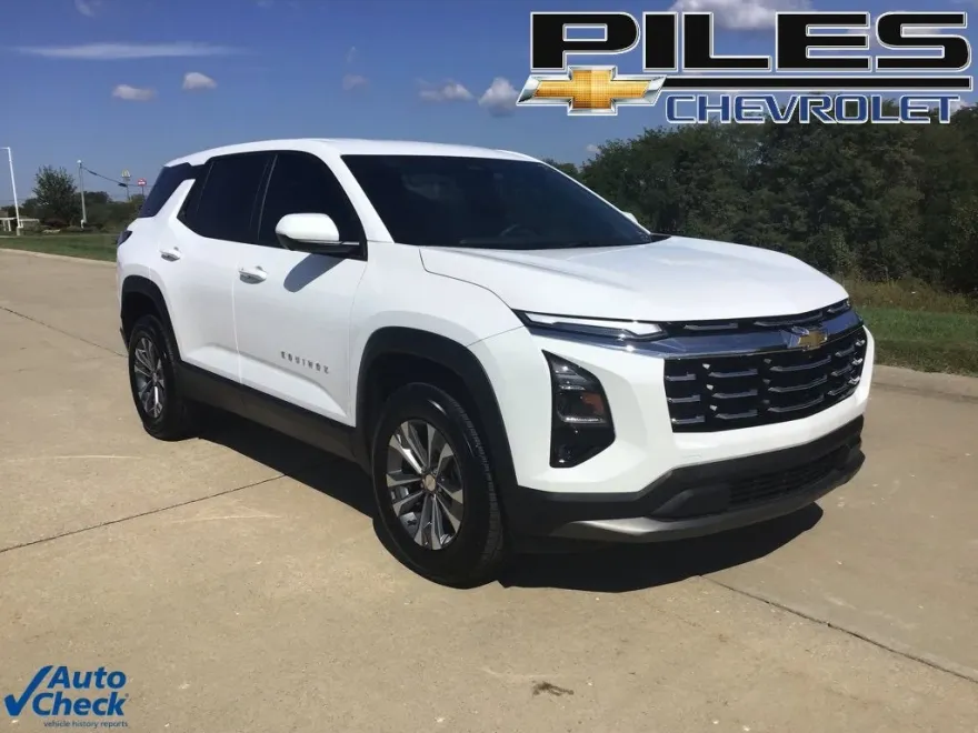 2025 Chevrolet Equinox LT photo 1