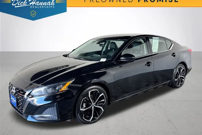 2023 Nissan Altima 2.5 SR photo 1