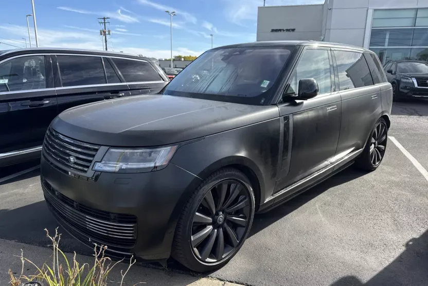 2023 Land Rover Range Rover SV photo 1