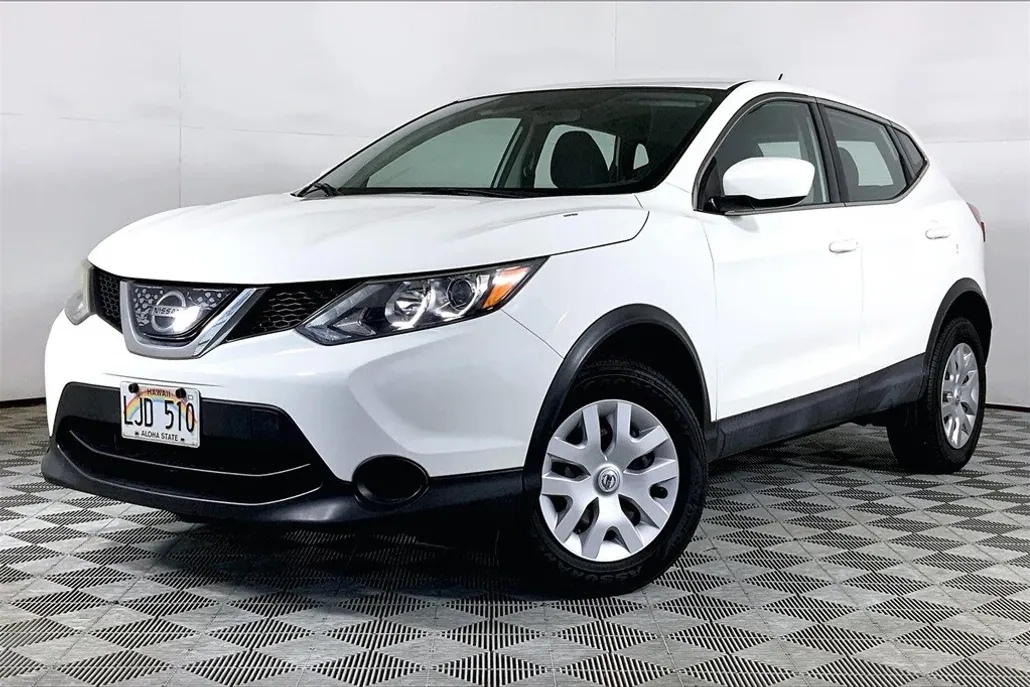 2018 Nissan Rogue Sport S photo 1