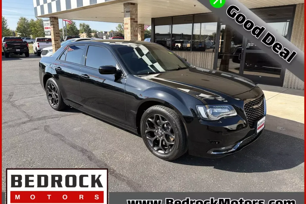 2019 Chrysler 300 S photo 1