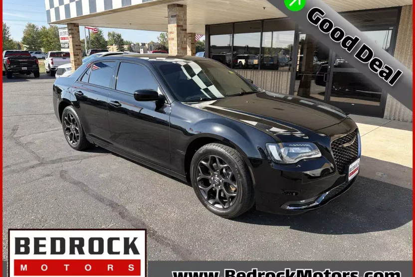 2019 Chrysler 300 S photo 1