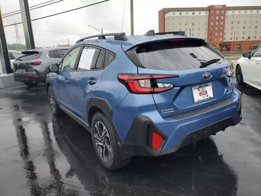 2024 Subaru Crosstrek Premium photo 1