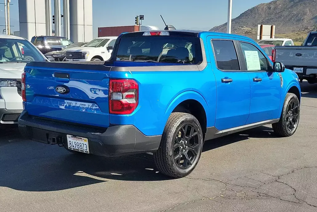 2025 Ford Maverick XLT photo 1