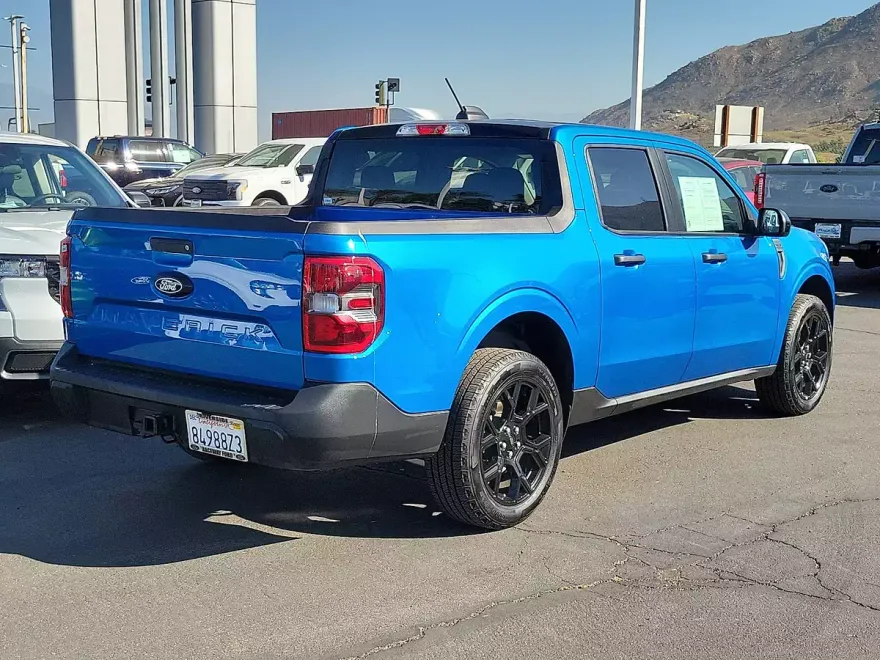 2025 Ford Maverick XLT photo 1