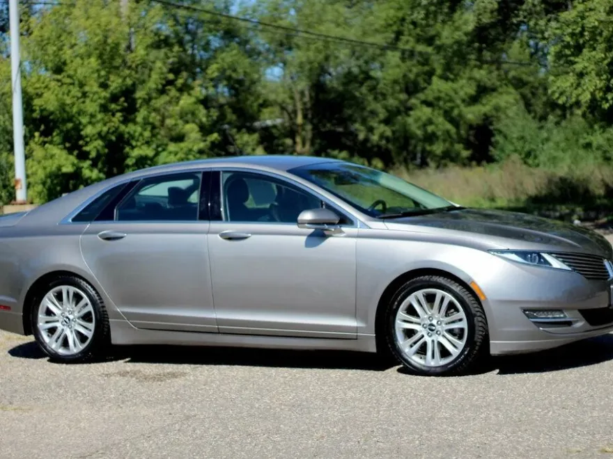 2016 Lincoln MKZ photo 1