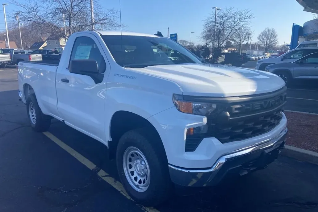 2025 Chevrolet Silverado 1500 photo 1
