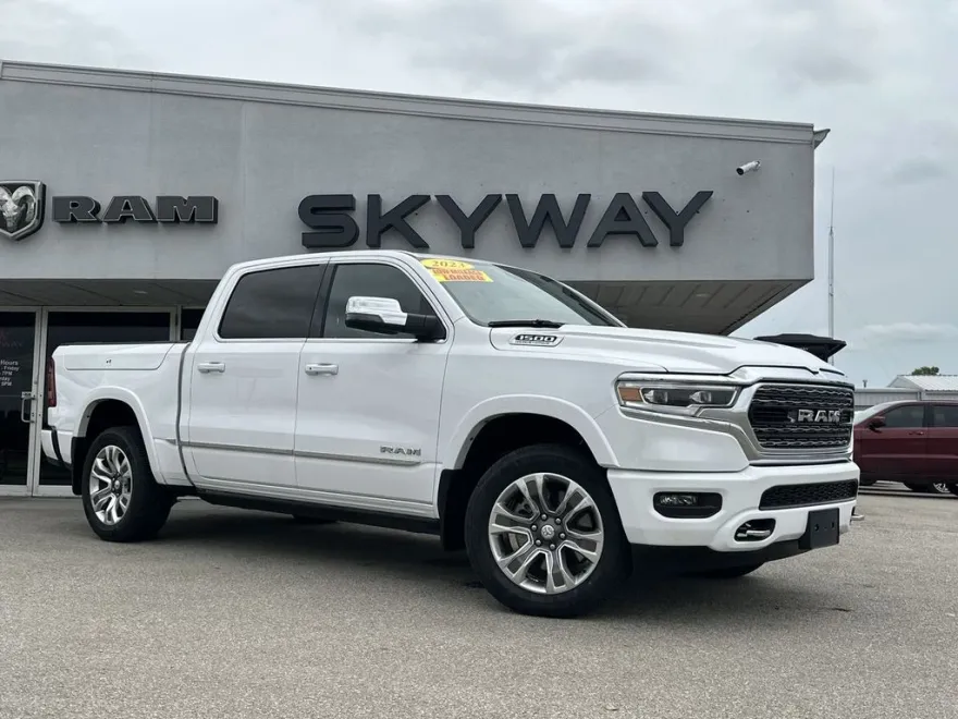 2023 Ram 1500 Limited photo 1