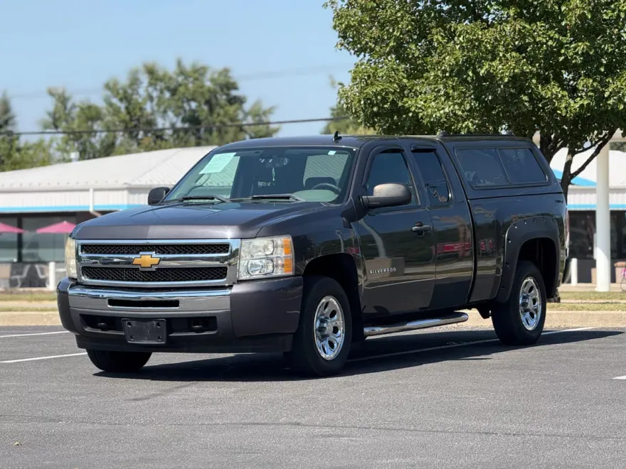2011 Chevrolet Silverado 1500 LS photo 1