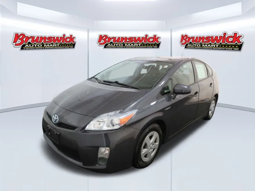 2011 Toyota Prius Three photo 1
