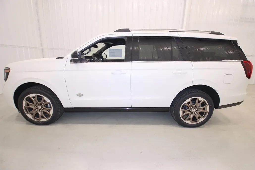 2025 Ford Expedition King Ranch photo 1