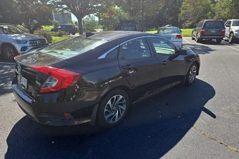 2017 Honda Civic EX photo 1