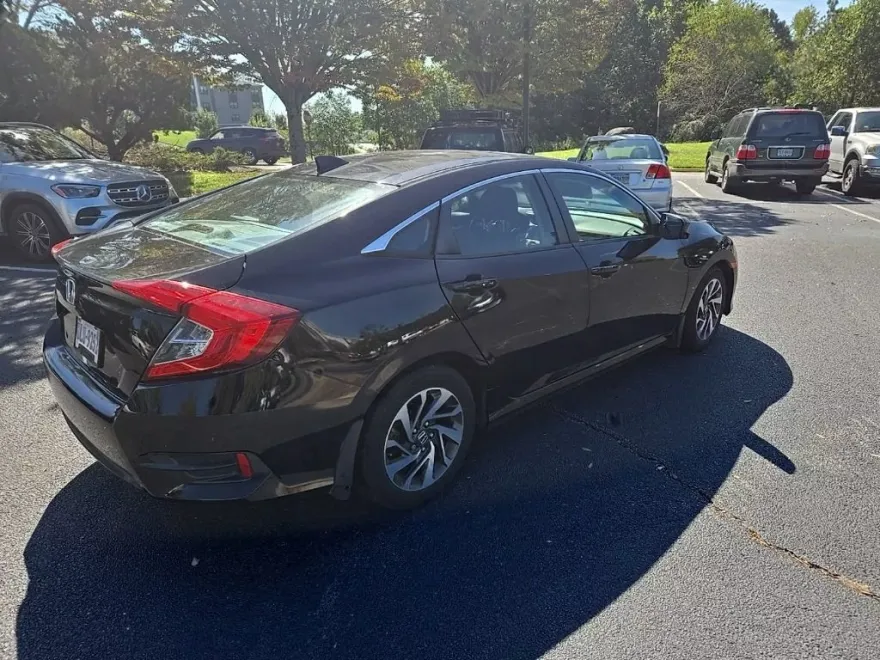 2017 Honda Civic EX photo 1