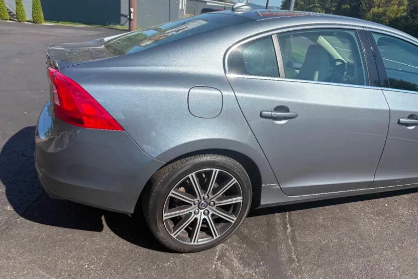 2016 Volvo S60 T5 Drive-E Inscription photo 1