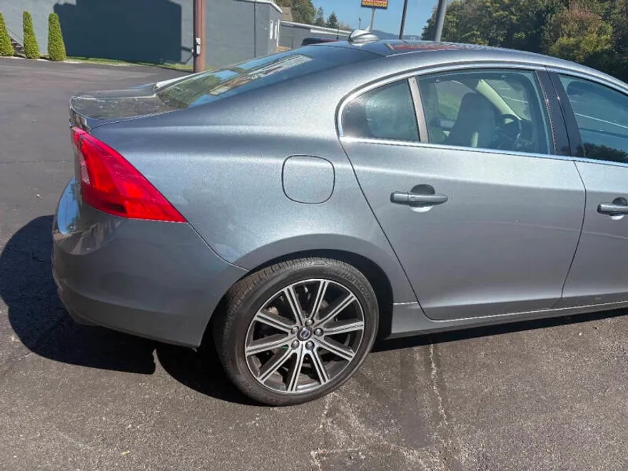 2016 Volvo S60 T5 Drive-E Inscription photo 1