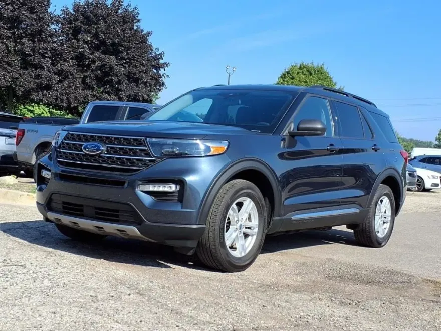 2022 Ford Explorer XLT photo 1