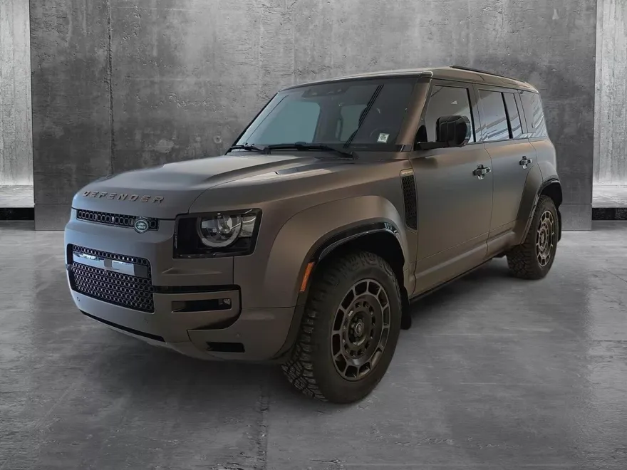 2025 Land Rover Defender 110 photo 1