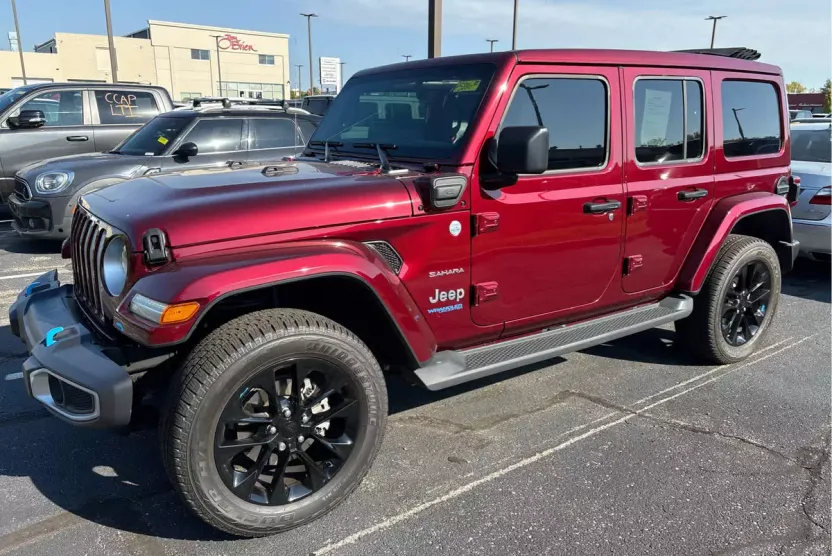 2022 Jeep Wrangler Unlimited Sahara 4xe photo 1