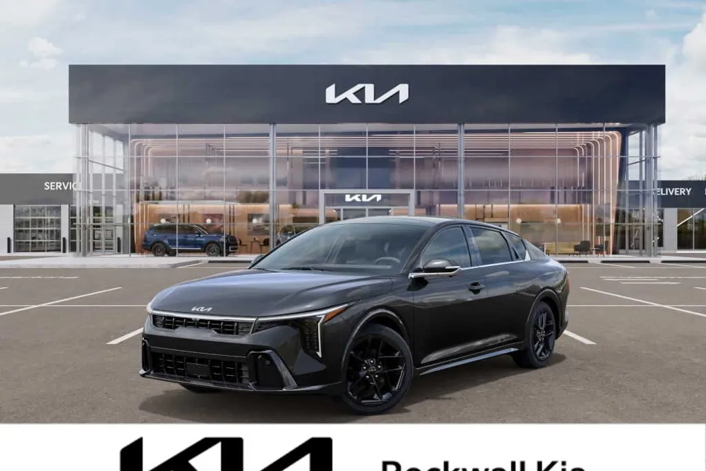 2025 Kia K4 GT-Line Turbo photo 1
