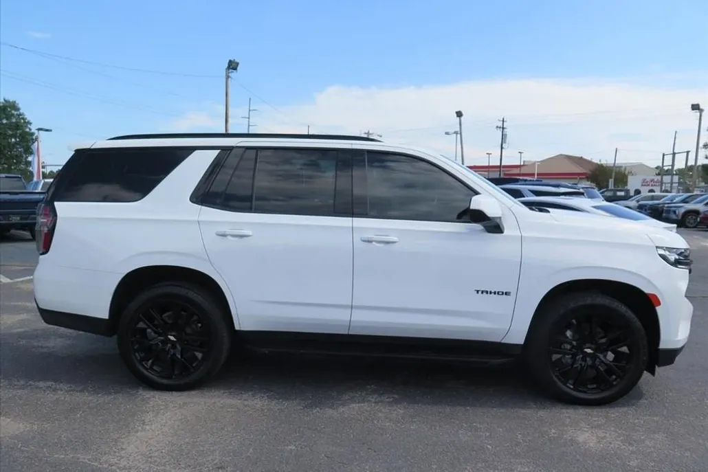 2023 Chevrolet Tahoe RST photo 1
