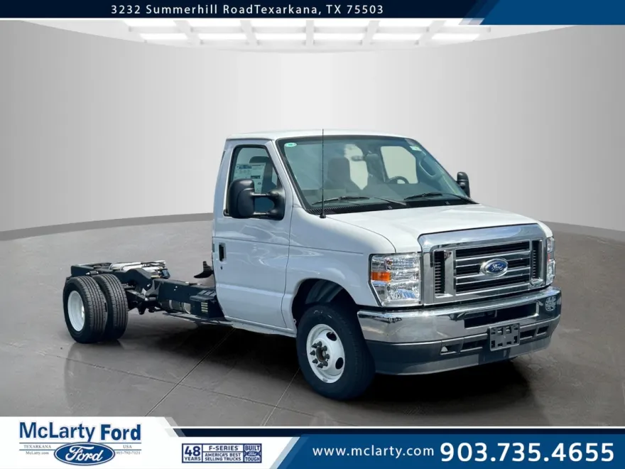 2026 Ford E-350 Base photo 1