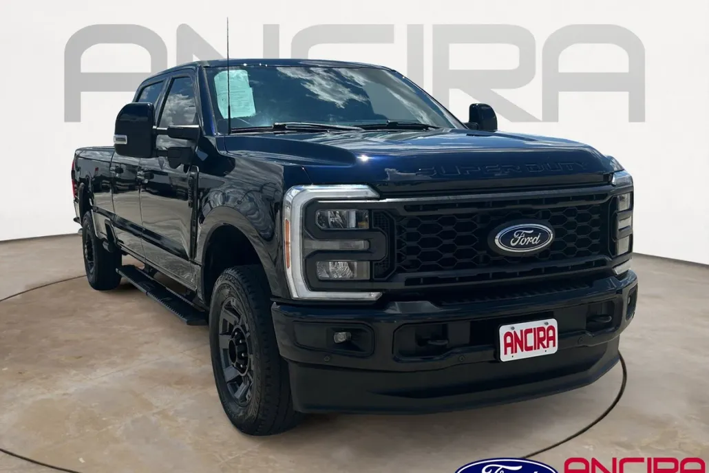 2023 Ford F-250 Lariat photo 1