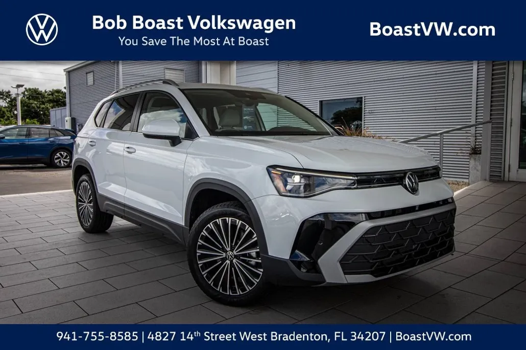 2025 Volkswagen Taos SE photo 1