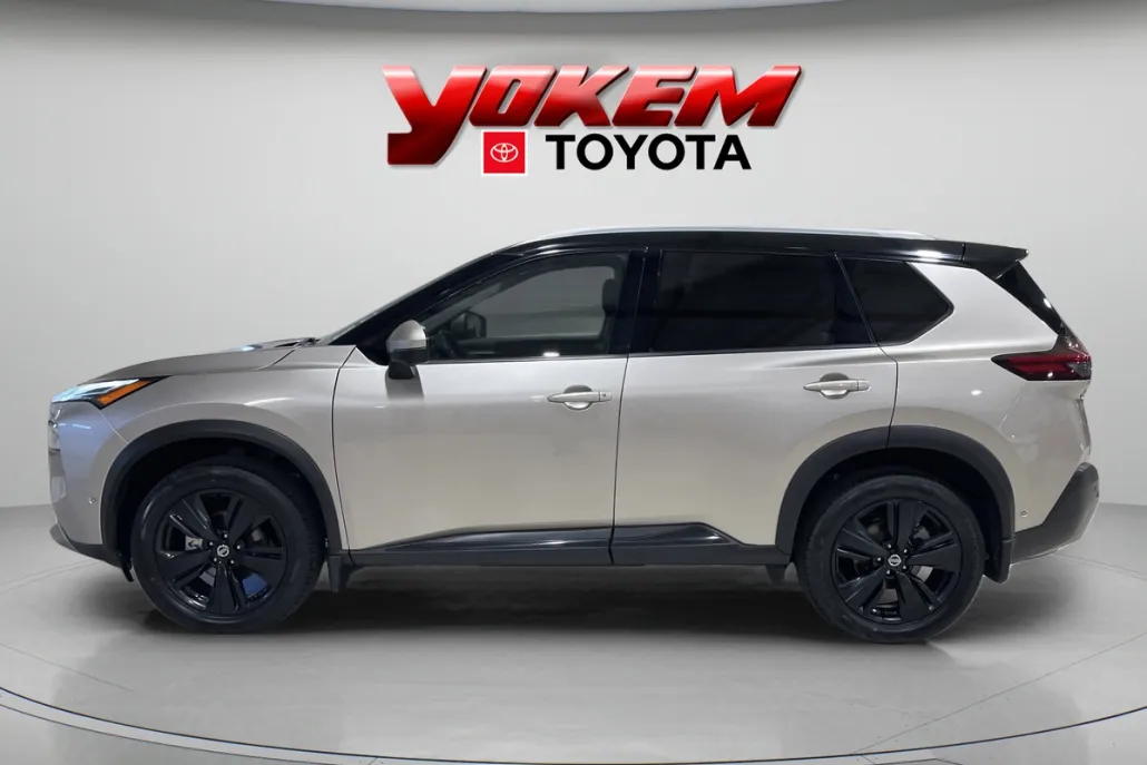 2021 Nissan Rogue Platinum photo 1