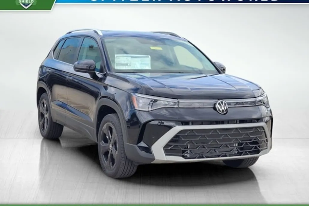 2025 Volkswagen Taos SEL photo 1