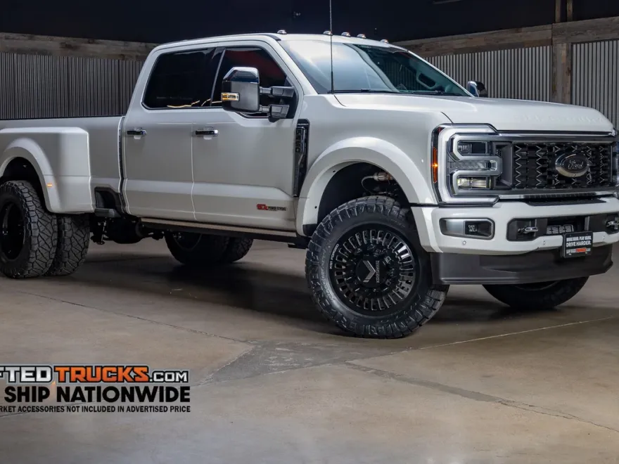 2024 Ford F-450 photo 1