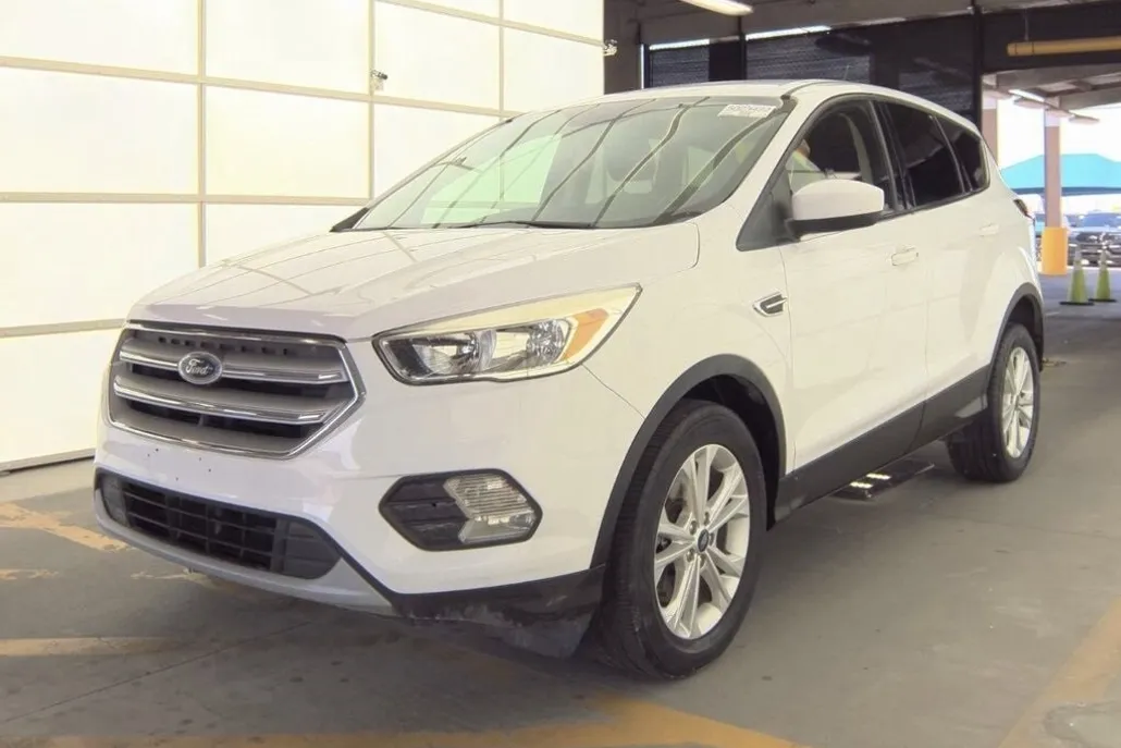 2019 Ford Escape SE photo 1