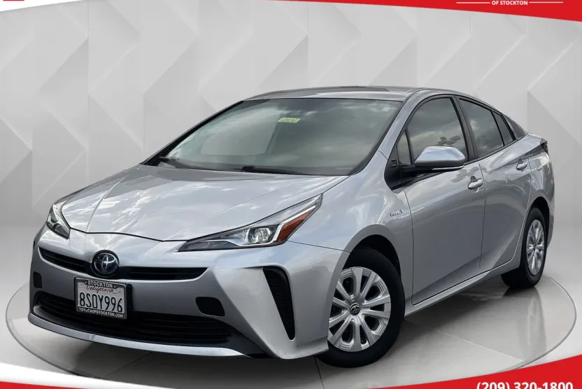 2020 Toyota Prius L Eco photo 1