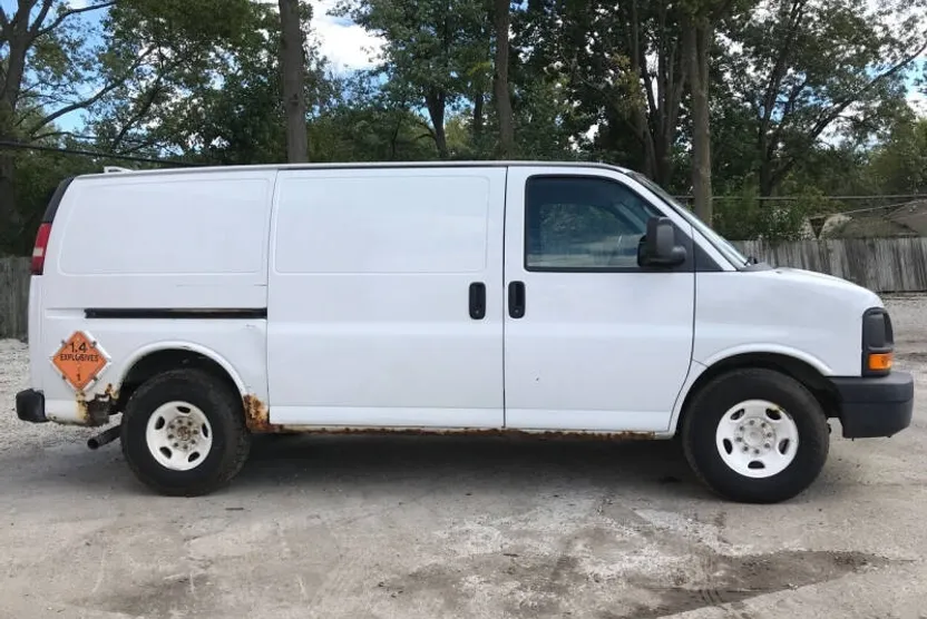 2010 Gmc Savana 2500 Cargo photo 1