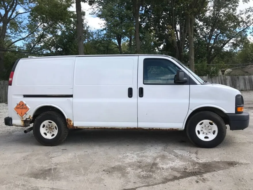 2010 Gmc Savana 2500 Cargo photo 1