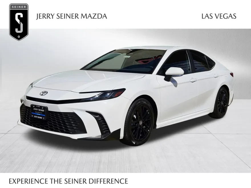 2025 Toyota Camry SE photo 1