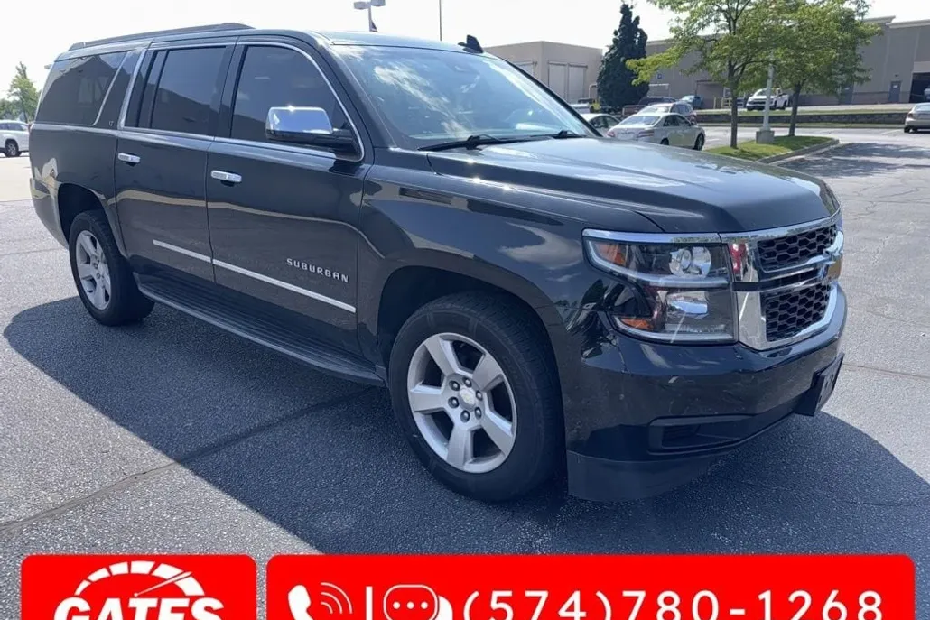 2017 Chevrolet Suburban LT photo 1