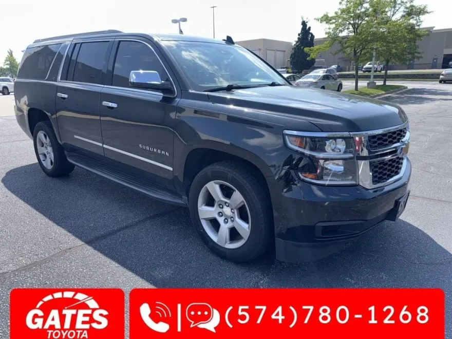 2017 Chevrolet Suburban LT photo 1