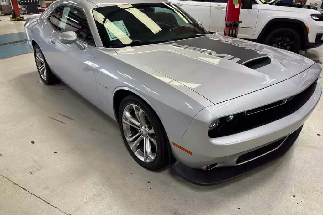 2022 Dodge Challenger R/T photo 1
