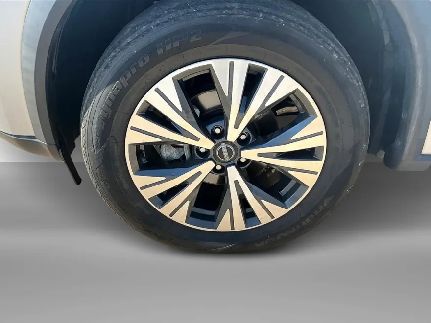2022 Nissan Rogue SV photo 1