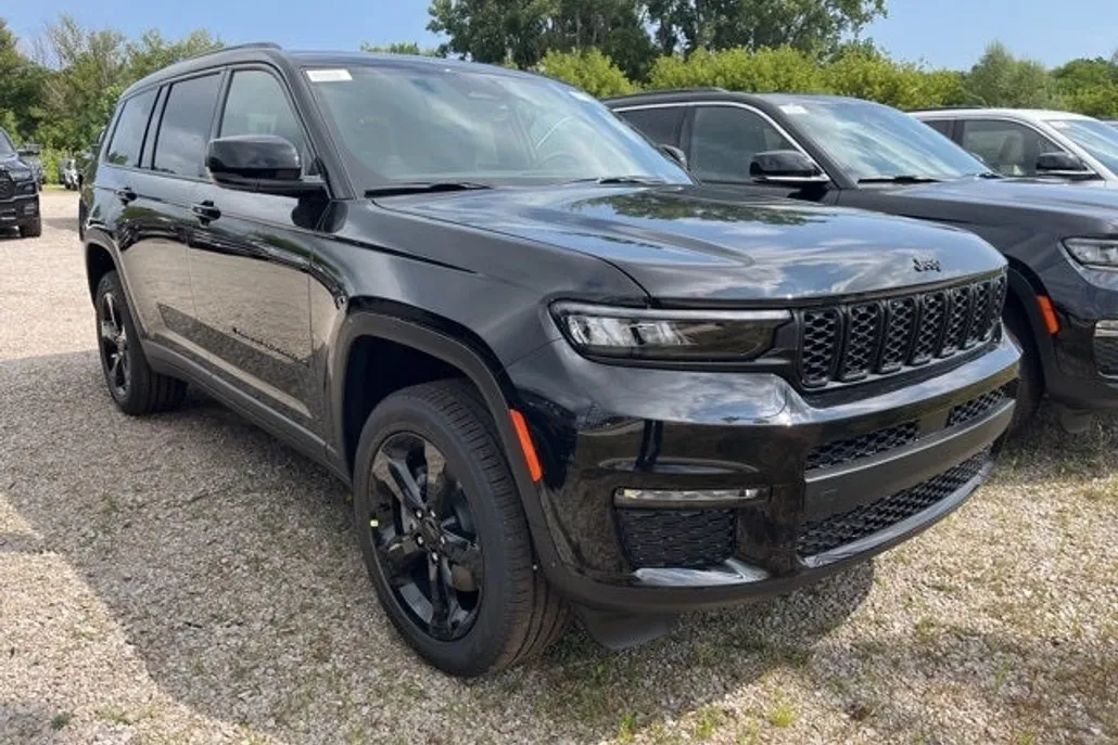 2025 Jeep Grand Cherokee Limited photo 1