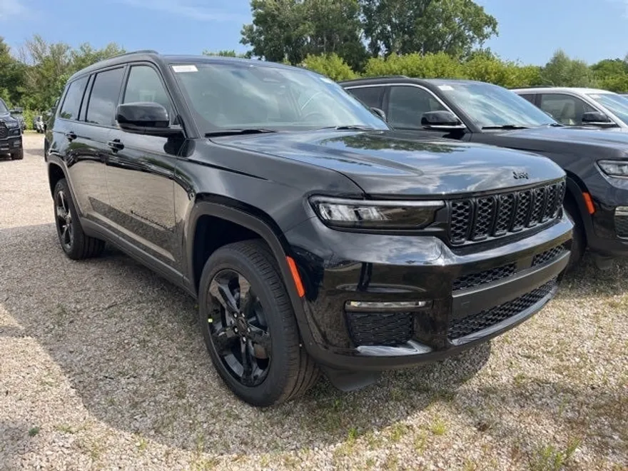 2025 Jeep Grand Cherokee Limited photo 1