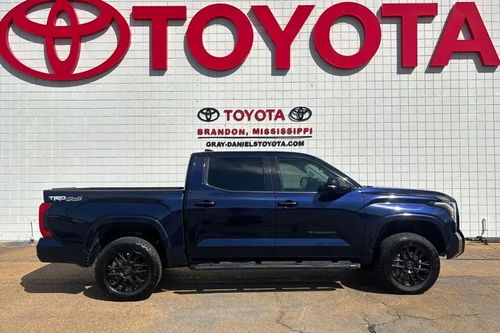 2022 Toyota Tundra SR5 photo 1